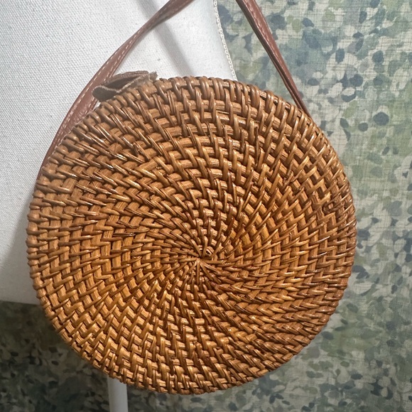 Hand Crafted Bali Round Rattan Straw Crossbody Bag - Picture 6 of 6